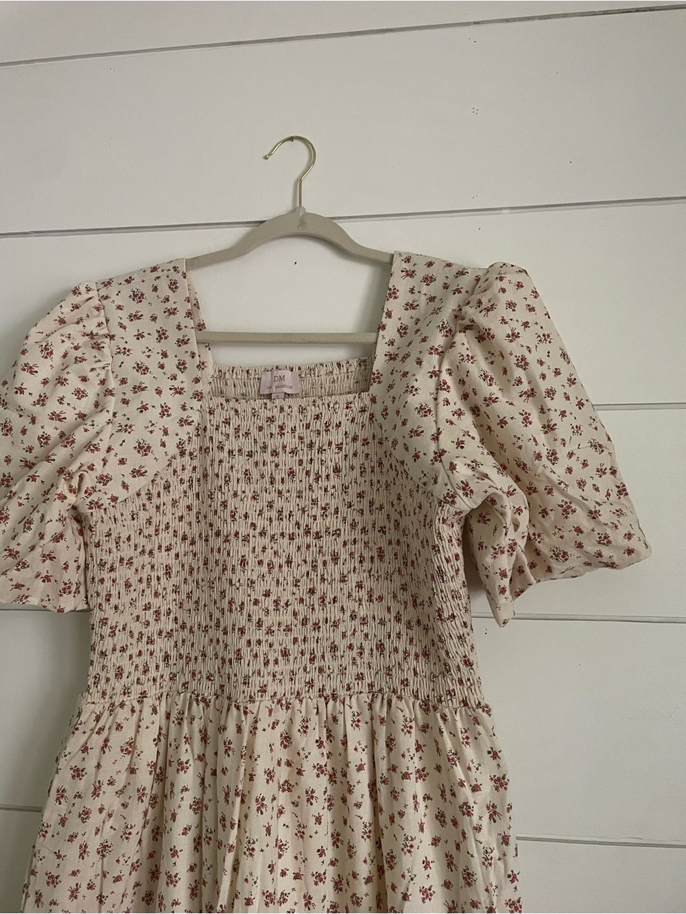 DM fashion - Smocked Puff Sleeve Maxi Dress in Cream with Red Floral Print